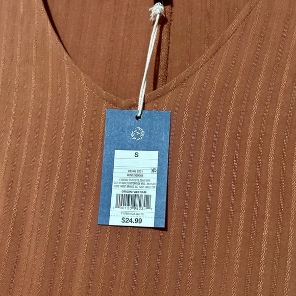 Women’s Ruffled Dress - Picture 2 of 4